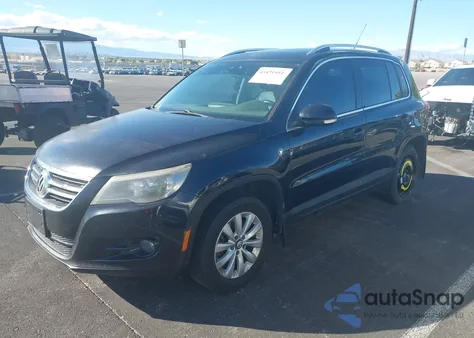 2011 Volkswagen Tiguan Sel z USA, uszkodzony, nr VIN WVGAV7AX5BW510883